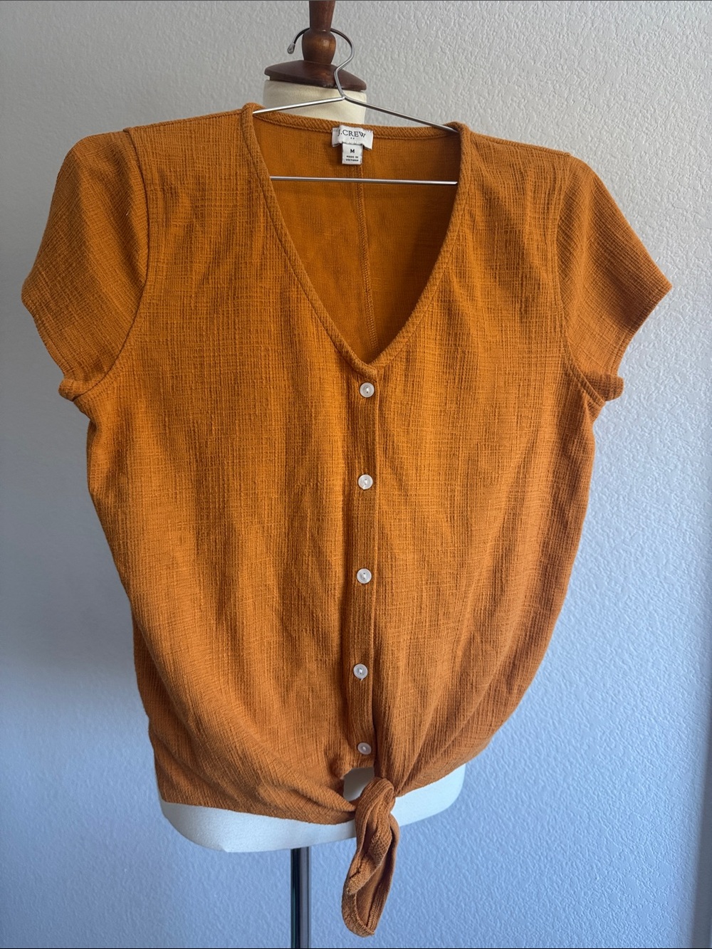 Textured button front tie top - Picture 4 of 4